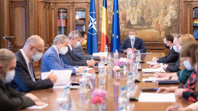 Az oktatásnak alkalmazkodnia kell a jövő kihívásaihoz – gyakorlatba ültetnék a Művelt Románia projektet