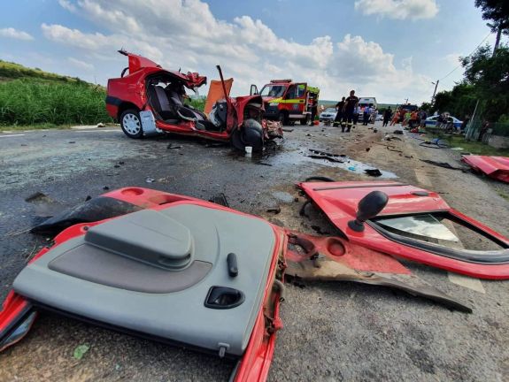 Kamionnak rohant a személyautó, életét veszítette a családapa