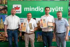 Kitüntette két polgármesterét és községét a Bihar megyei RMDSZ