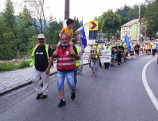 Több száz fős tömeg követelte a medvekérdés megoldását Tusnádfürdőn
