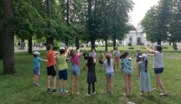 Hangszerekkel és a természettel ismerkedhetnek a gyerekek az InstruMentor táboraiban