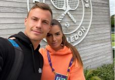 Szexizmussal vádolják Boris Beckert, mert megdicsérte Fucsovics barátnőjét