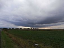 Sárga figyelmeztetés: zápor és szélvihar várható Erdélyben