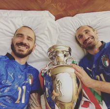 EURO-2020: Bonucci meg akarja győzni Chiellinit, hogy a világbajnokságig folytassa