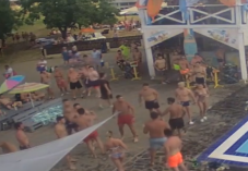 Agyba-főbe verte egymást egy társaság a nagykárolyi strandon