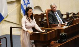 Jelnyelven szólalt fel a parlamentben Izrael első siketnéma képviselője