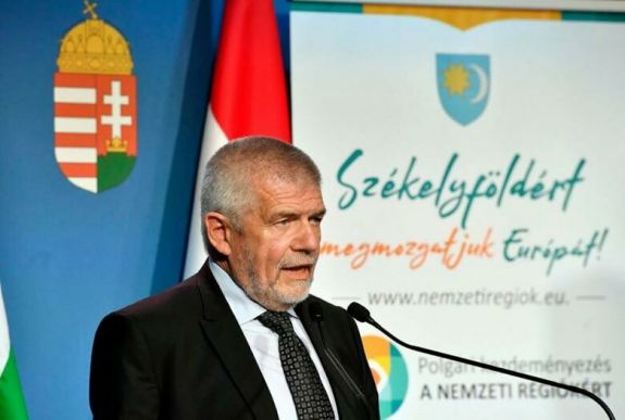 Nemzeti régiók: leadták a papíron gyűjtött aláírásokat