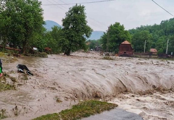 Rég látott mennyiségű csapadék hullt csütörtök este Alsóakloson