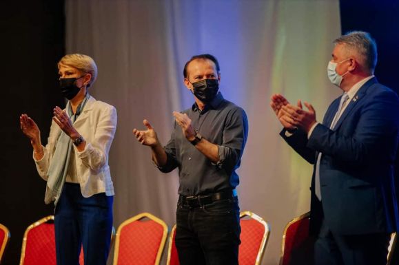 Kormányzati pénzek jogtalan felhasználásával vádolja a PSD Florin Cîţut