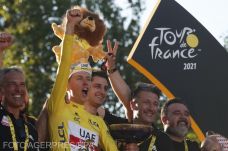 Tour de France: Tadej Pogacar megvédte a címét
