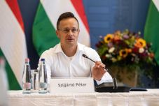 A magyar kormány kémprogrammal figyelhetett meg újságírókat és üzletembereket? Szijjártó Péternek nincs erről tudomása