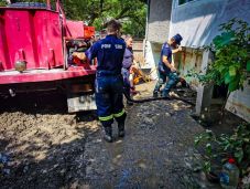 Néhány óra leforgása alatt tizennégyszer riasztották a tűzoltókat Maros megyében a viharkárok miatt