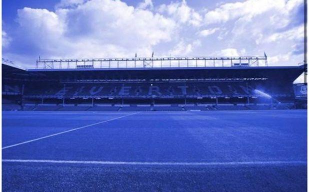 Szexuális bűncselekmény miatt letartóztattak egy Everton-futballistát