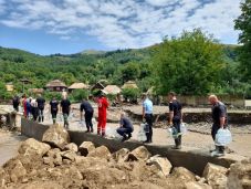 Iaşi megyében emberéletet követelt az árvíz, Fehér megyére vörös riasztást adtak ki