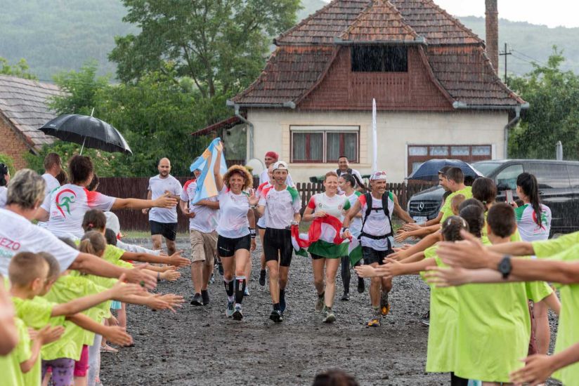 Így értek célba hatszáz kilométer után a jótékonysági futás résztvevői