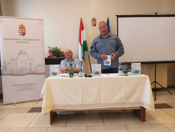 Könyvbemutató az Olimpia jegyében