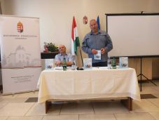 Könyvbemutató az Olimpia jegyében