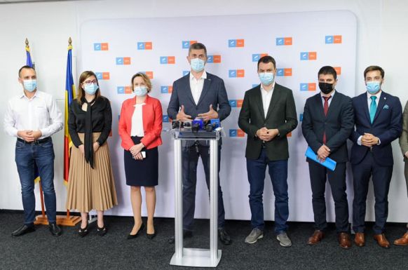 Barna: a PNL-n belül verseny folyik azért, ki tör több borsot az USR PLUS orra alá
