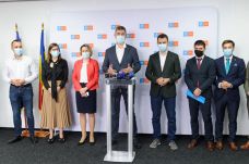 Barna: a PNL-n belül verseny folyik azért, ki tör több borsot az USR PLUS orra alá