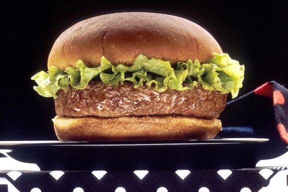 Két milliárd lejt költöttünk tavaly hamburgerre, hot-dogra és shaormára