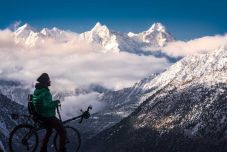 Két keréken Csomakőröstől Dardzsilingig – küldetésként élte meg utazását a magyar fiatalember