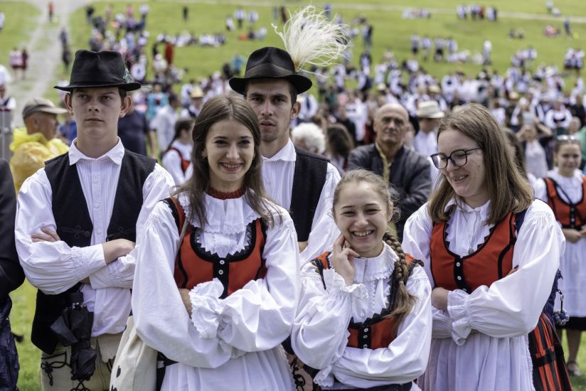 Méltóan ünnepelték meg Csíksomlyón a 90 éves Ezer Székely Leány Napját