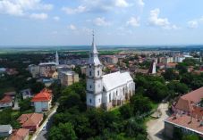 Restaurálják a már omladozó tasnádi református templomot