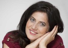 „Egy boldog világ alapja, hogy elfogadjuk a gyermekeket” – Berg Judit meseíróval beszélgettünk