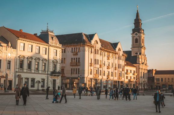 Lakossági véleményeket gyűjt a helyi közlekedésről a nagyváradi önkormányzat