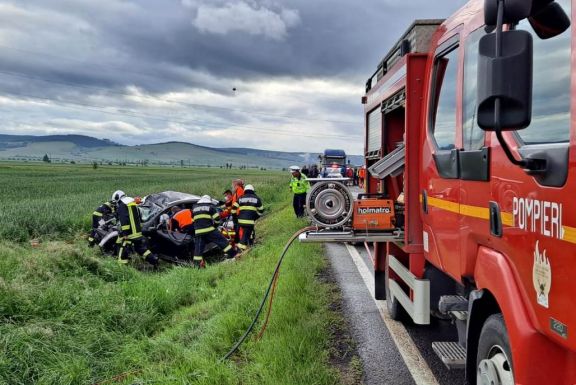 Személygépkocsi ütközött frontálisan egy teherautóval Háromszéken