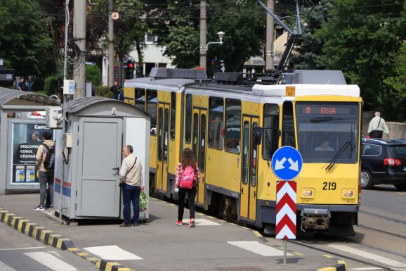 Nem emlékeztetik a lakosságot arra, hogy szabadtéren hol kell továbbra is maszkot viselni