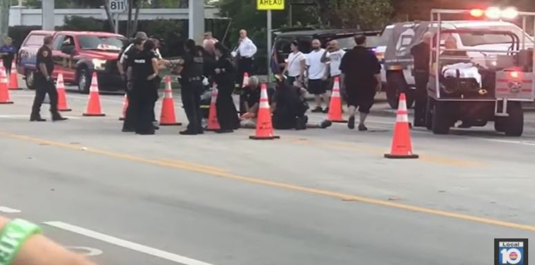 Teherautóval hajtott a tömegbe a floridai melegfelvonuláson