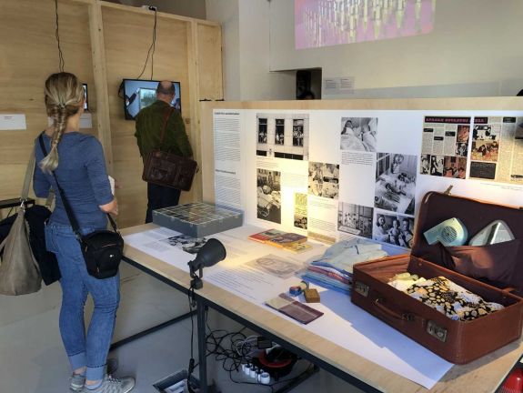 Sepsiszentgyörgyre érkezett az Elmúlt jelen, a rendszerváltást bemutató kiállítás