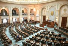 Szenátus: a szülők beleegyezése kell az iskolai szexuális neveléshez