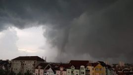 Brutális tornádó csapott le Csehországra: rengeteg a sérült, halottak is vannak