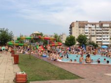 Korlátozott kapacitással, de megnyílik a sepsiszentgyörgyi strand