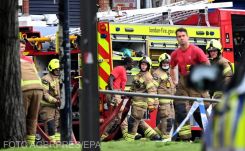 Robbanás történt a londoni metró közelében, füstfelhő borít egy egész városrészt