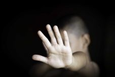 Elévülhetetlen bűncselekménnyé válik a szexuális erőszak, gyermekkereskedelem és kényszervallatás