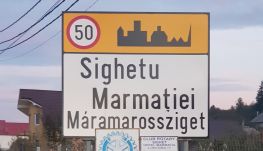 Visszakerül a háromnyelvű helységnévtábla Máramarossziget bejárataihoz