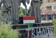 Ismeretlenek megrongálták a sepsiszentgyörgyi Mihai Viteazul-szobrot