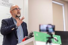 Kemény szavakkal illette az RMDSZ elnöke a Bihar megyei tanácselnököt a tervezett átszervezések miatt