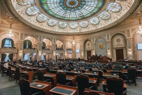 Elvetették a szenátus szakbizottságai a helyi választottak mandátumának meghosszabbítását
