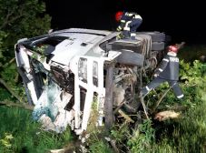 Felborult egy teherautó Csíkszereda közelében 