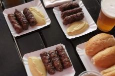 Ingyen miccset kap, aki a bukaresti Obor-piacnál oltakozik