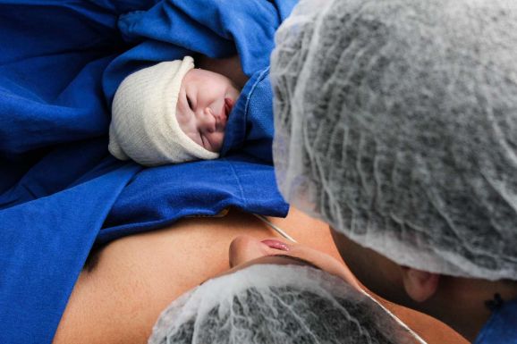 Csak szülészeti gyorstalpalóval lehetséges az apás szülés Sepsiszentgyörgyön