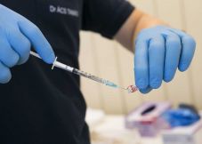 Május 3-áig 14 278 esetben jegyeztek mellékhatást a koronavírus elleni oltások nyomán