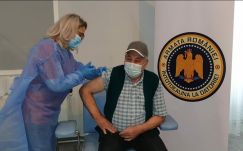 Egy héten keresztül éjjel-nappal oltanak a katonai kórházakban