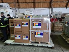 Románia AstraZeneca oltásokat adományoz Moldovának és Ukrajnának