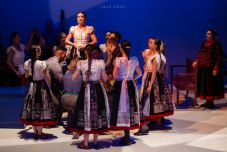 Néptánc-színházi előadásával vendégszerepel Marosvásárhelyen a Háromszék Táncegyüttes