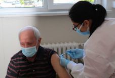 Szombattól valamennyi katonakórházban előjegyzés nélkül lehet oltakozni